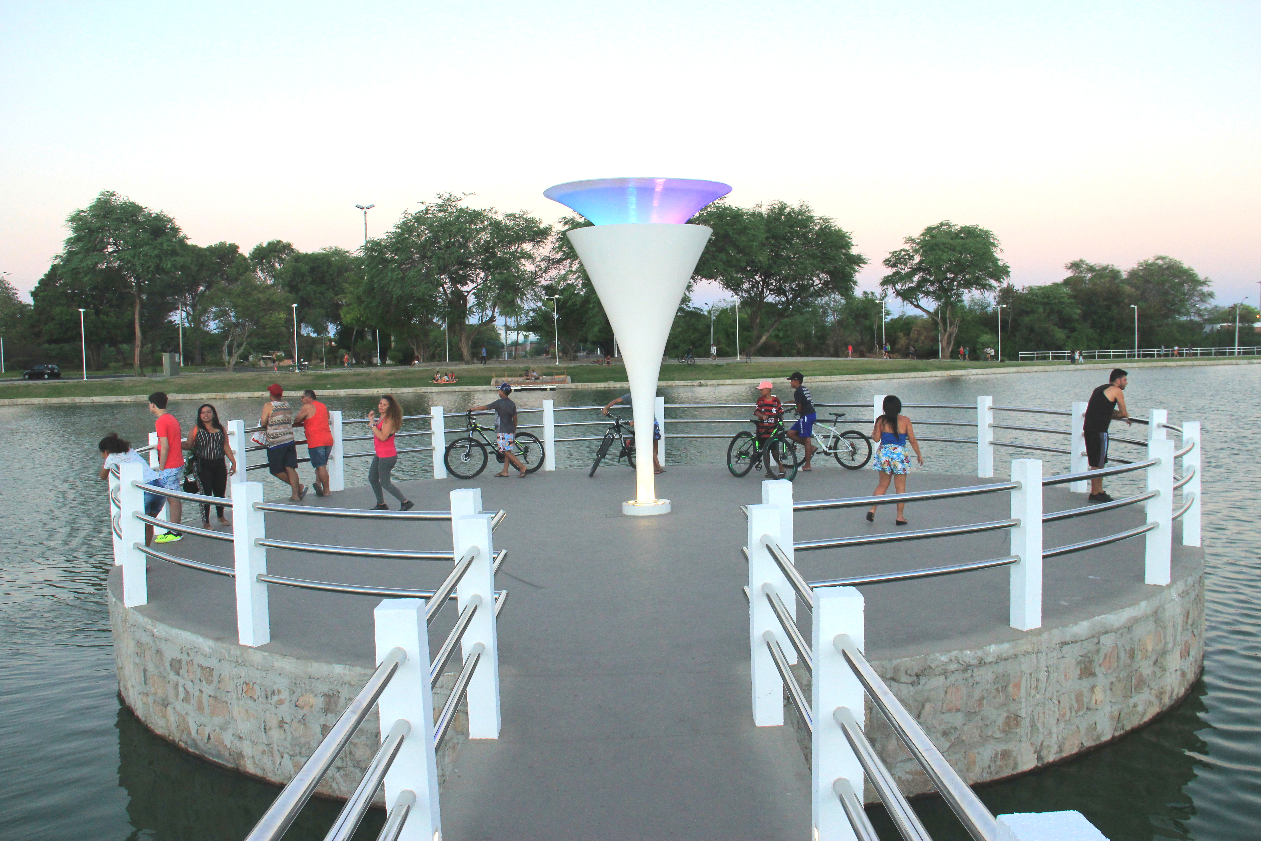  Parque Balneário Abelardo Wanderley tem se tornado espaço para exercícios, lazer e encontro familiar