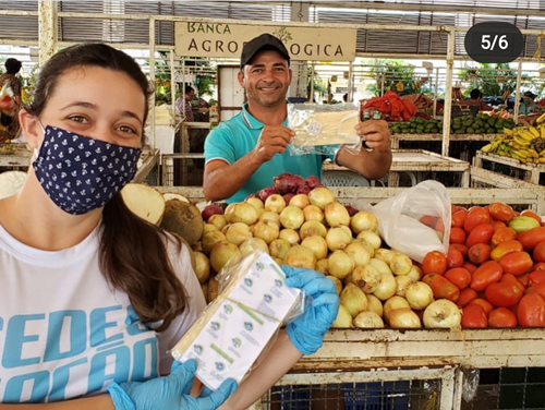  Coronavírus: Sedes distribui máscara de tecido para trabalhadores informais, no Mercado Municipal