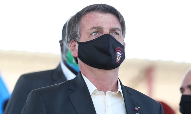  Bolsonaro está com cálculo renal e passará por cirurgia