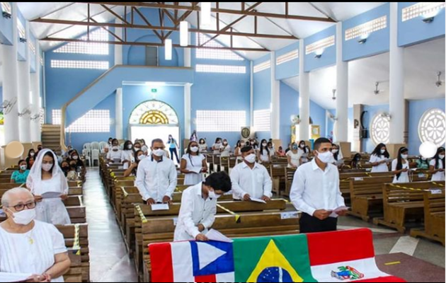  Fiéis se consagram a Jesus por Maria na Catedral Diocesana, em Paulo Afonso