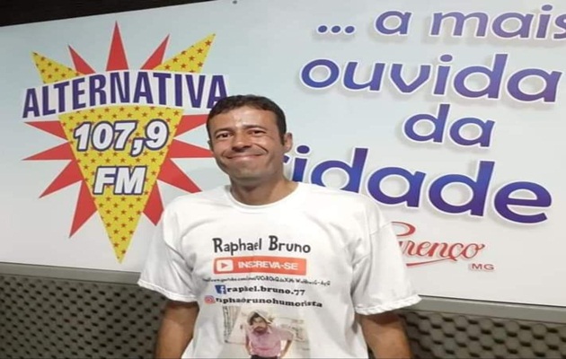  Comediante de Penedo-RJ Raphael Bruno é premiado em Minas Gerais