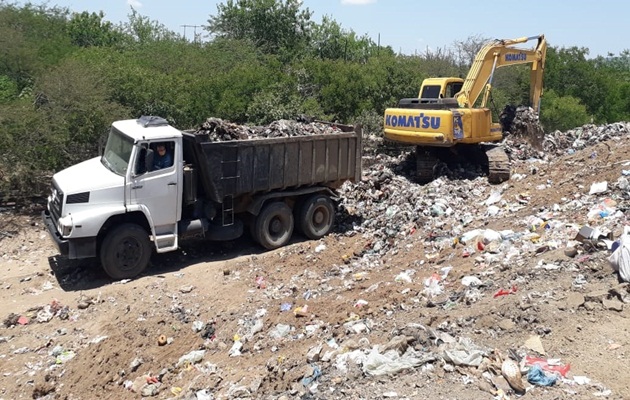  Lixo que não é reciclado pela ARPA, é levado para o Aterro Sanitário