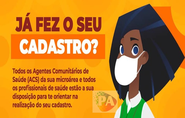  Agentes Comunitários de Saúde (ACS) estão realizando o cadastro da família