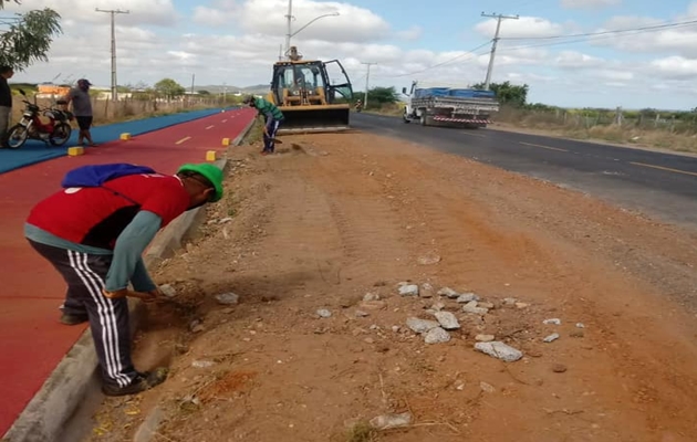  SEINFRA realiza ações de manutenção na Sede e na área rural de Glória-BA