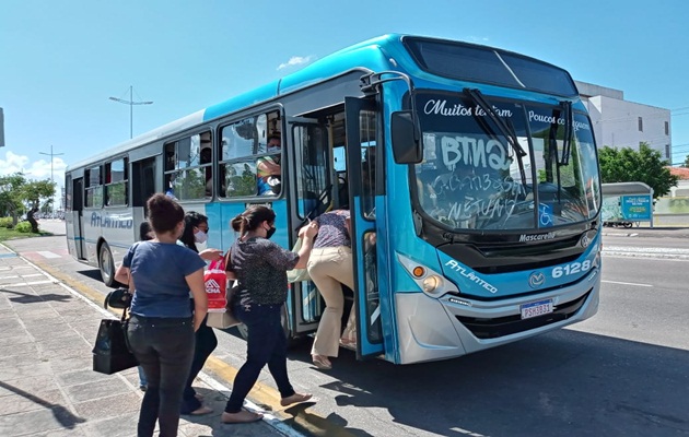  Usar transporte coletivo vai ficar mais caro a partir de sábado, 1º, o aumento vai ser de R$ 1,00