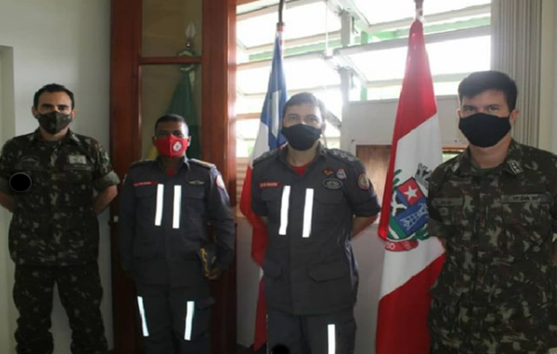  1ª Companhia de infantaria recebe a visita do Comandante do 15º Grupamento de Bombeiro