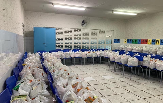  Seduc inicia primeira entrega dos kits de merenda escolar deste ano