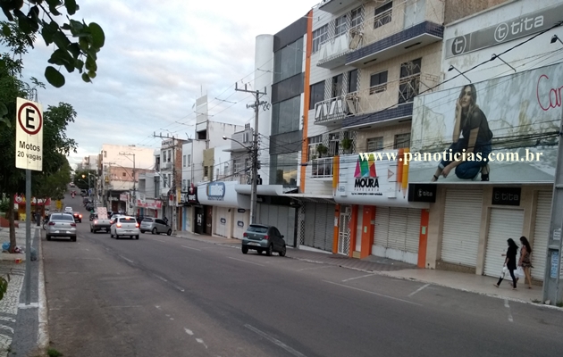  Governo do Estado mantém toque de recolher e proibição da venda de bebida alcoólica no fim de semana