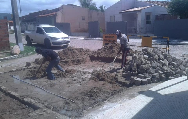  Glória: Equipe de Serviços Públicos realiza serviços, na Sede e área Rural do município