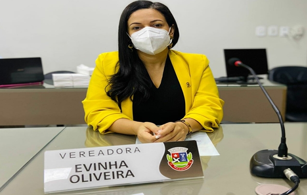  Evinha está à espera de decisão judicial para ver em prática a Lei de transparência na vacina contra a Covid-19