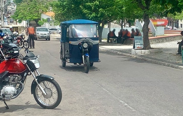  Liminar suspende decisão que poderia proibir a circulação dos tuk-tuks, em Paulo Afonso