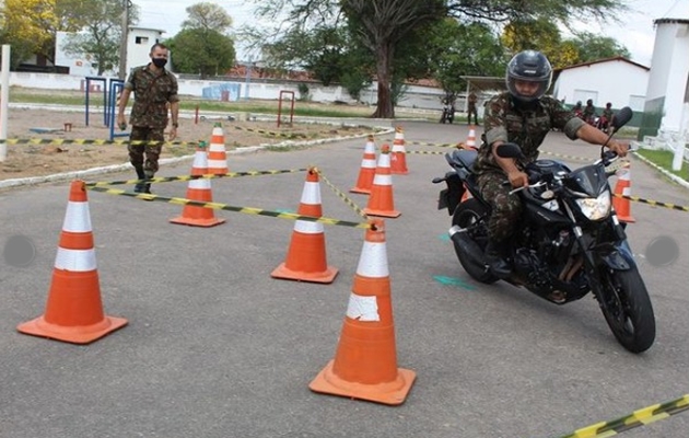  1ª Companhia de Infantaria, realiza instrução de direção defensiva para militares