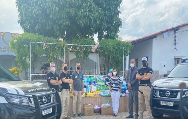  Natal Solidário da Polícia Civil entrega fraldas geriátricas ao Asilo São Vicente de Paulo