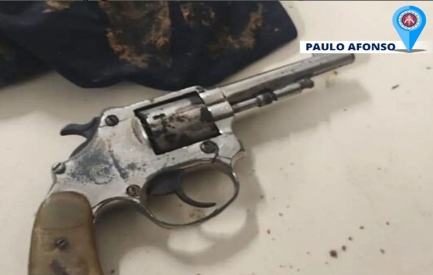  20º Batalhão de Polícia Militar faz apresentação de arma de fogo em Paulo Afonso-BA