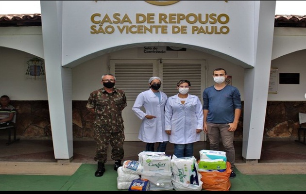  1ª Companhia de Infantaria faz doação de fraldas geriátricas a Casa de Repouso São Vicente de Paulo