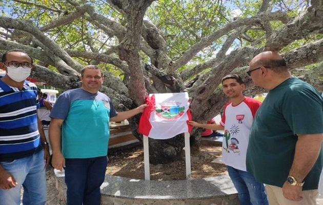  Cerimônia de tombamento do umbuzeiro, localizado na Praça do Coreto