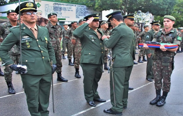  1ª Companhia de Infantaria promove formatura para celebrar o dia do Soldado