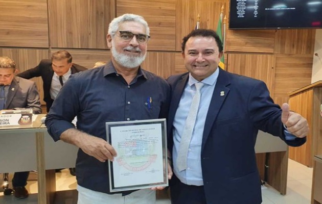  Câmara de Paulo Afonso homenageia Reitor da UniRios, Jacson Gomes, com Moção de Aplausos