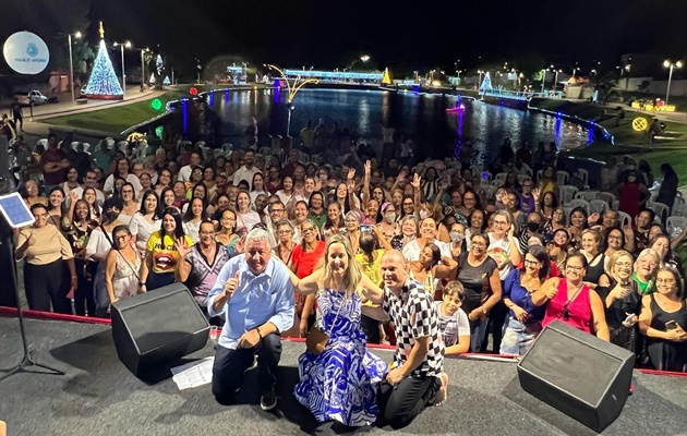  Idosos dos Centros de Referência de Assistência Social (CRAS), participam do Natal Social no Lago da Aurora