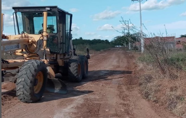  Prefeitura de Glória, através da Secretaria de Infraestrutura, realiza melhorias nas estradas vicinais e revisão do Programa Alumiá.