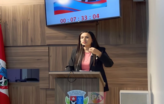  Evinha questiona prefeito em exercício “Qual é o real tamanho do rombo na prefeitura?”