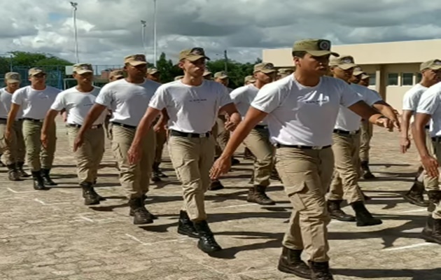  20º Batalhão de Polícia Militar realiza formatura do Curso de Formação de Soldados