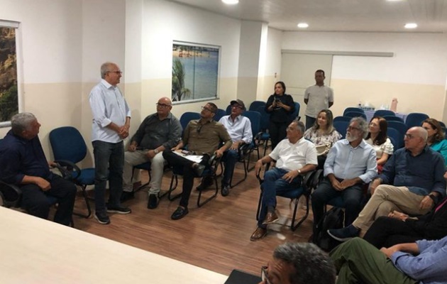  Luiz de Deus e Marcondes Francisco, participam de reunião com equipe do Instituto Pedra