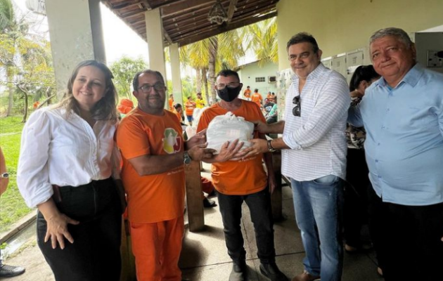  Alternativa Reciclagem de Paulo Afonso (Arpa), recebe cestas básicas de alimentos doados durante o Arraiá da Rua D