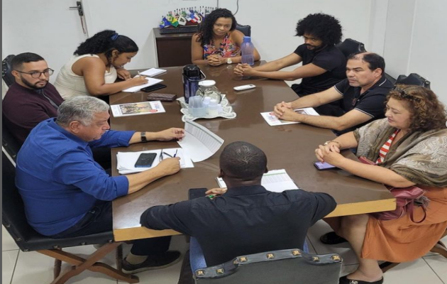  Presidente do Sindsaúde, Ivanilda Brito, esteve reunida com o prefeito em exercício Marcondes Francisco