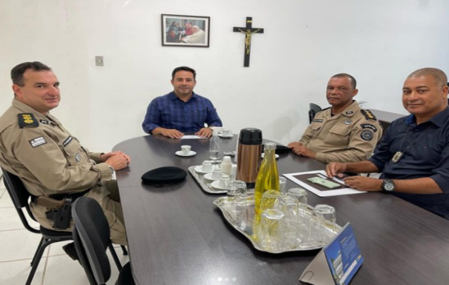  Reunião do prefeito David Cavalcanti com o Cel. PM César Albuquerque, Ten Cel PM Fernandes e o Delegado Marcos Bacelar