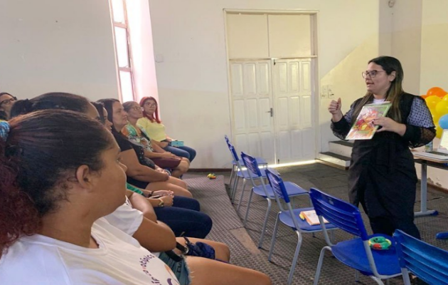  Unidades de Saúde realizam palestras nas salas de espera e nas escolas referente a saúde do bebê