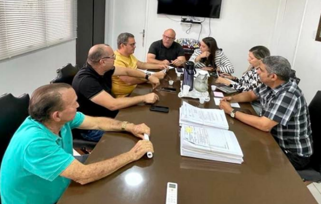  Prefeito em exercício Marcondes Francisco cria Comissão para acompanhar gastos de secretarias e enxugar o custeio de cada pasta