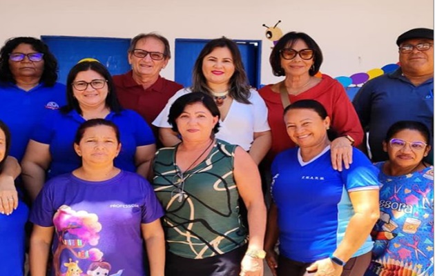  Ex-prefeita de Glória, Ena Vilma visita as escolas Maria Donatila e Alice Rodrigues