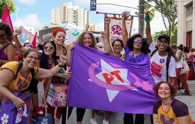  Em ato do 8M, Secretaria de Mulheres do PT Bahia defende mais direitos e maior protagonismo feminino