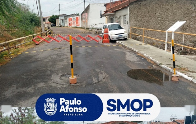  Atenção, condutores e pedestres! A Rua dos Encantos, no bairro Alves de Souza, está interditada